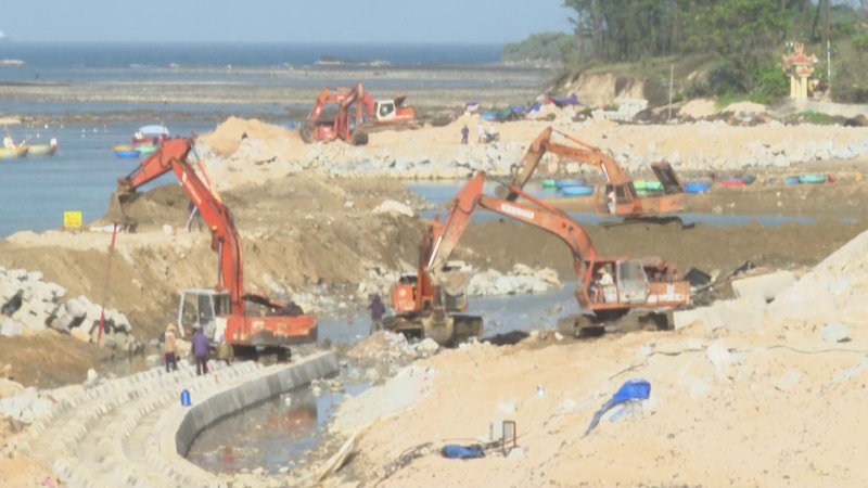 Tiếp tục xây kè chống xói lở bờ biển Bình Hải