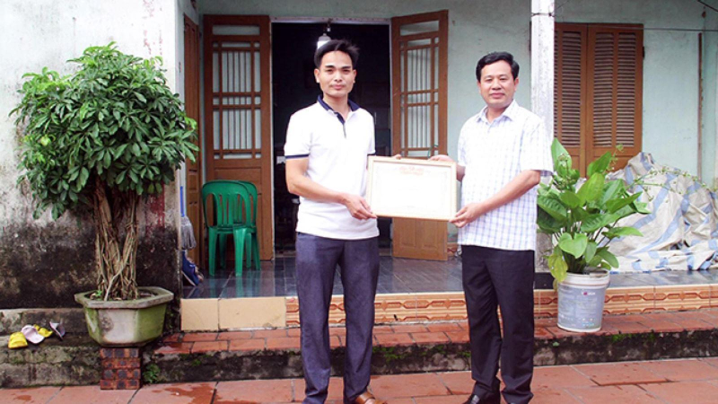 Chủ tịch nước gửi Thư khen người hùng đ&ocirc;̉ đèo cứu người