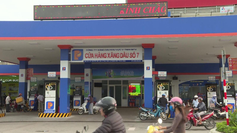 Đề xuất giảm tiếp các loại thuế, phí xăng dầu