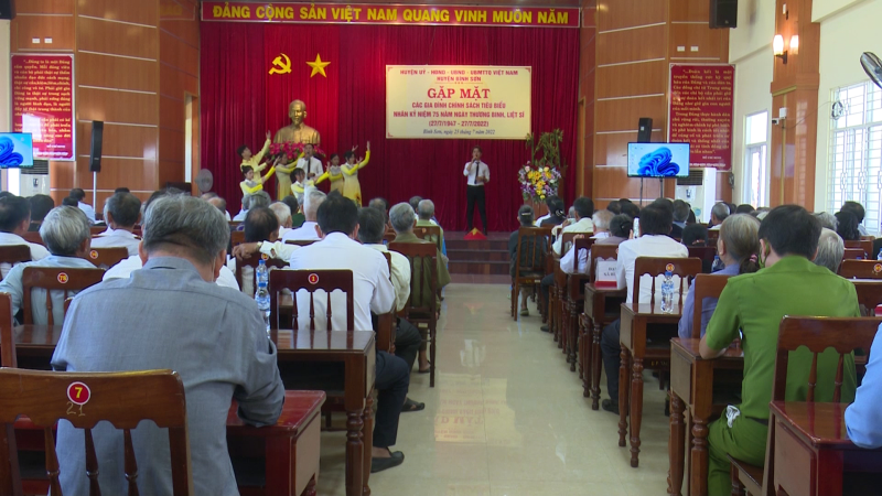 Bình Sơn gặp mặt các gia đình có công tiêu biểu