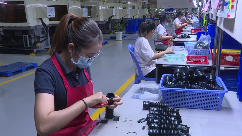 HSBC nâng dự báo tăng trưởng kinh tế Việt