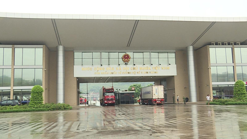 Tạm dừng xuất nhập khẩu hàng hóa qua cửa khẩu Kim Thành