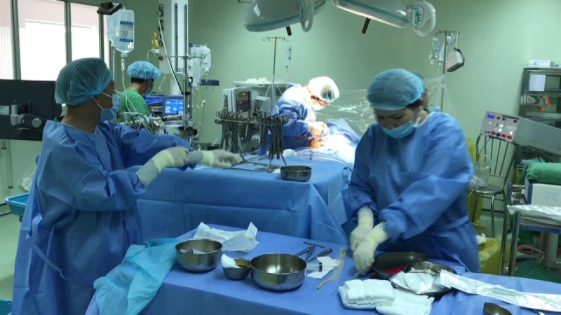 Th&ecirc;m 28.000 ống thuốc chống đ&ocirc;ng m&aacute;u chuyển đến c&aacute;c bệnh viện