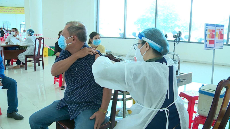 Đề xuất mức phụ cấp 100% cho nhân viên y tế dự phòng, y tế tuyến xã phường