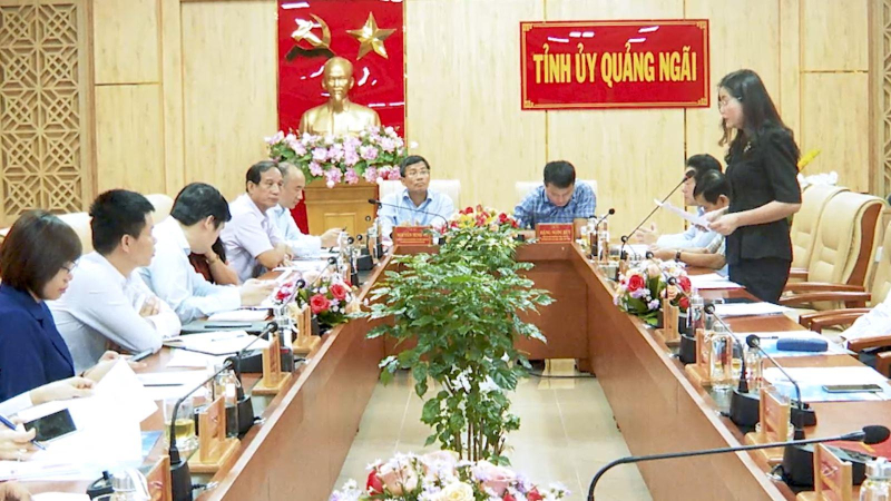 Ph&oacute; B&iacute; thư Thường trực Tỉnh ủy Đặng Ngọc Huy l&agrave;m việc với Bộ ngoại giao