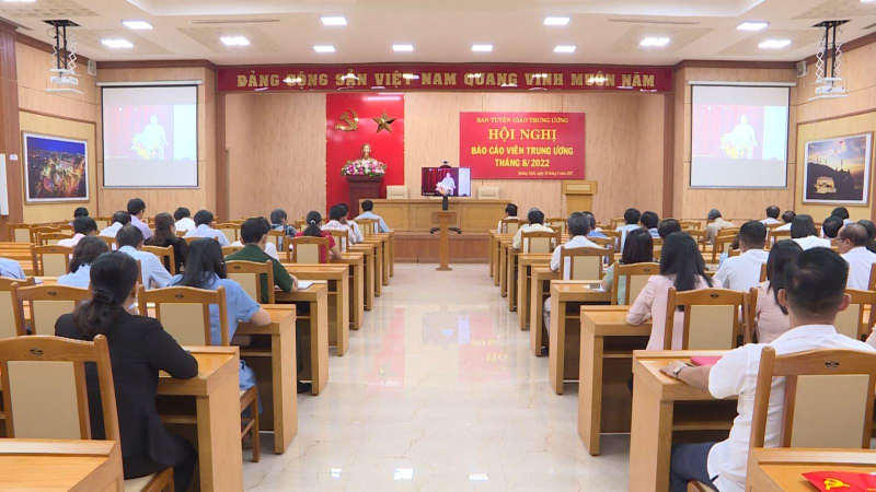 Hội nghị báo cáo viên tháng 8 năm 2022