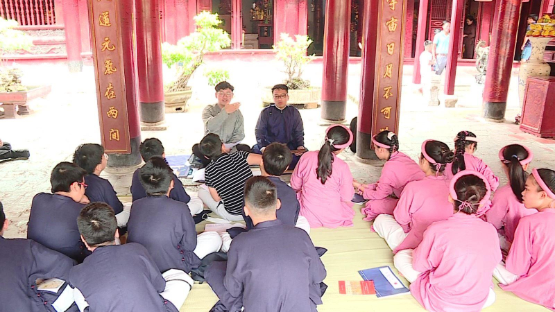 Học lịch sử tại trường đại học đầu tiên của Việt Nam