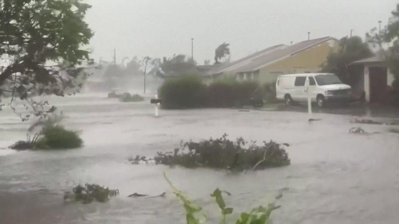 Siêu bão cấp 4 đổ bộ bang Florida, Mỹ