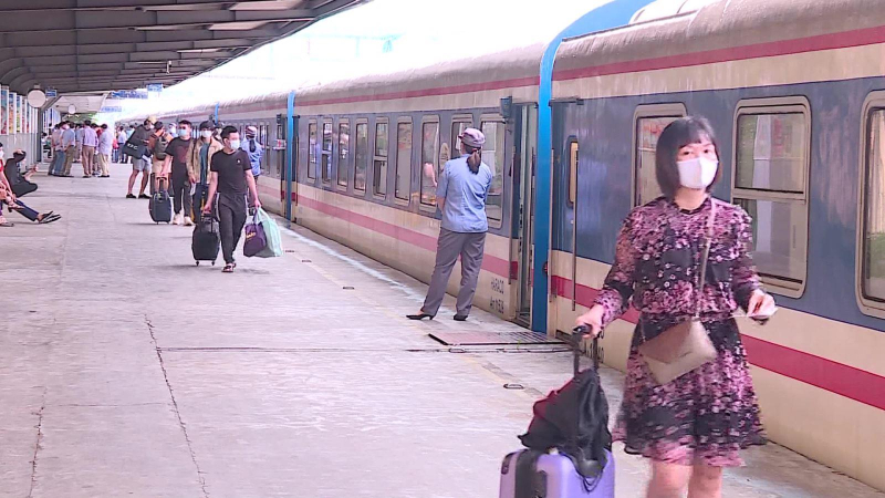 Kh&aacute;ch hủy chuyến t&agrave;u do b&atilde;o được đổi, trả v&eacute; miễn ph&iacute;