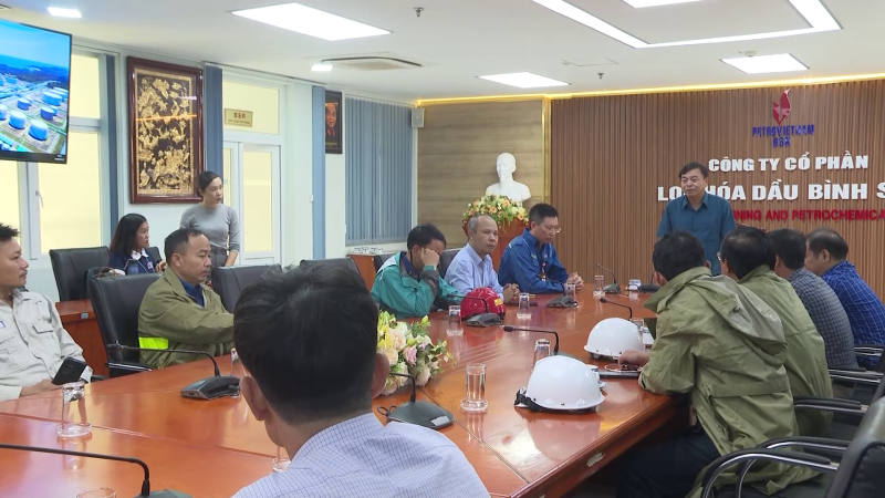 Thứ trưởng Bộ Nông nghiệp và Phát triển nông thôn kiểm tra ứng phó bão số 4