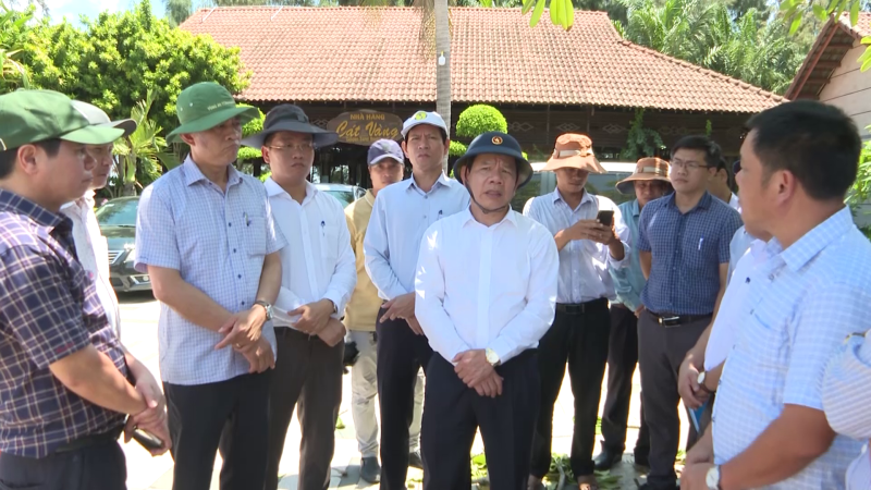 Chủ tịch UBND tỉnh kiểm tra c&aacute;c dự &aacute;n du lịch chậm triển khai ở Đức Phổ