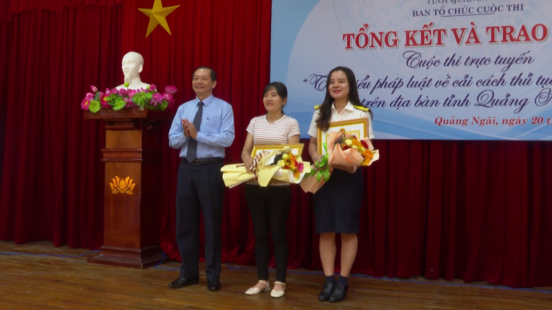 Trao giải cuộc thi tìm hiểu pháp luật về cải cách hành chính