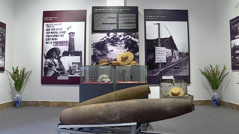 Triển lãm lưu động 50 năm Chiến thắng Điện Biên Phủ trên không