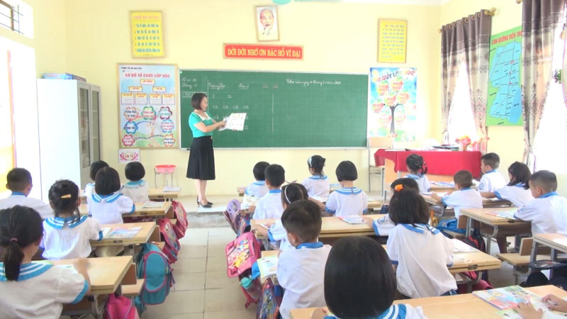 Thủ tướng y&ecirc;u cầu nghi&ecirc;n cứu cho học sinh mượn SGK