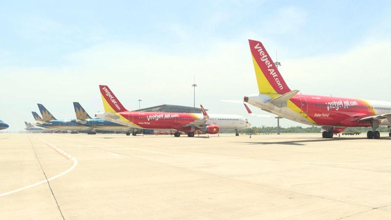 Vietjet hỗ trợ hành khách bị ảnh hưởng bão số 5