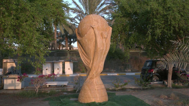 M&ocirc; h&igrave;nh c&uacute;p b&oacute;ng đ&aacute; lớn nhất thế giới