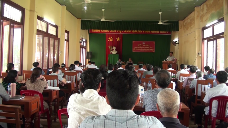 Phó Chủ tịch Thường trực UBND tỉnh tiếp xúc cử tri xã Hành Thuận, huyện Nghĩa Hành