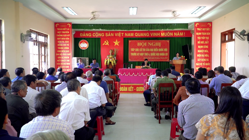 Tiếp xúc cử tri xã Nghĩa An: nóng chuyện vay vốn ngân hàng bị kê biên tài sản