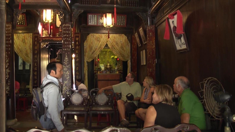 Giảm sức &eacute;p l&ecirc;n phố cổ Hội An