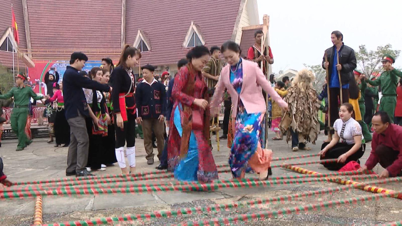 T&ocirc;n vinh bản sắc văn h&oacute;a - tinh thần đại đo&agrave;n kết to&agrave;n d&acirc;n tộc