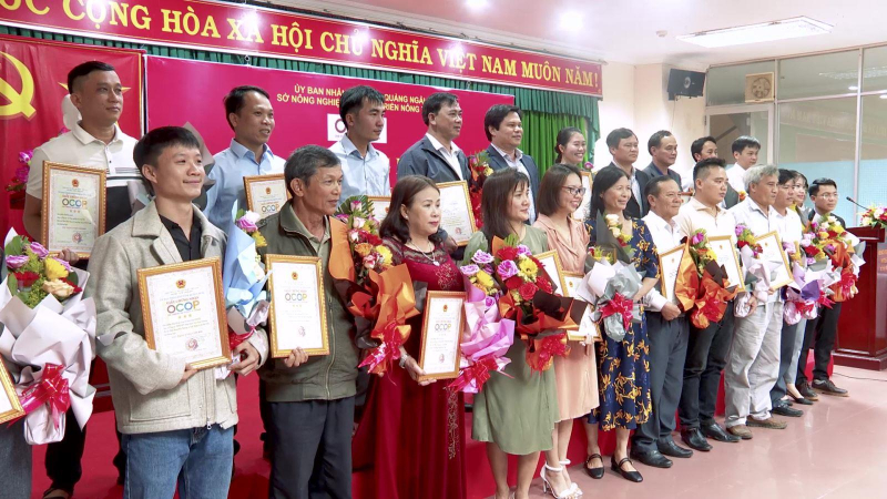 Công bố và trao giấy chứng nhận sản phẩm OCOP