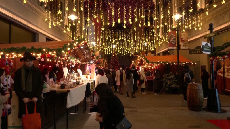 Không khí Giáng Sinh náo nhiệt ở Thượng Hải