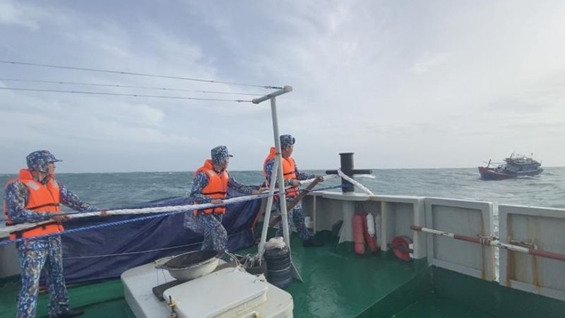 Cứu hộ tàu cá Quảng Ngãi bị gãy bánh lái trên vùng biển Vũng Tàu.