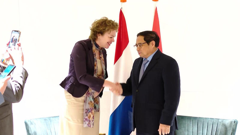 Thủ tướng gặp gỡ, đối thoại với doanh nghiệp Hà Lan