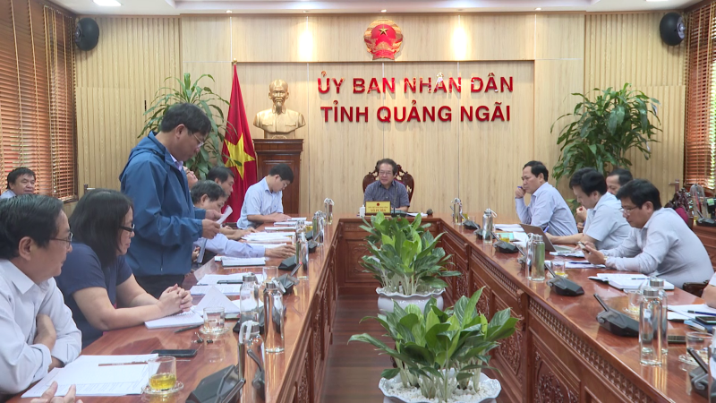 UBND tỉnh họp cho &yacute; kiến về việc thanh to&aacute;n chi ph&iacute; kh&aacute;m chữa bệnh bảo hiểm y tế