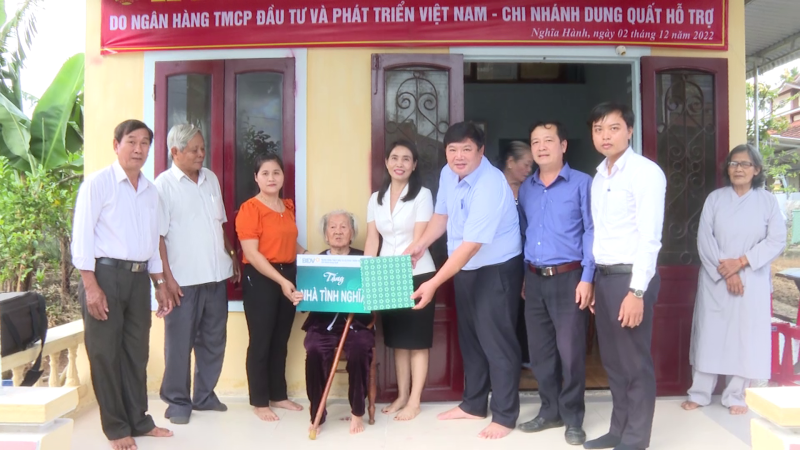 Bàn giao 03 nhà tình nghĩa cho người có công