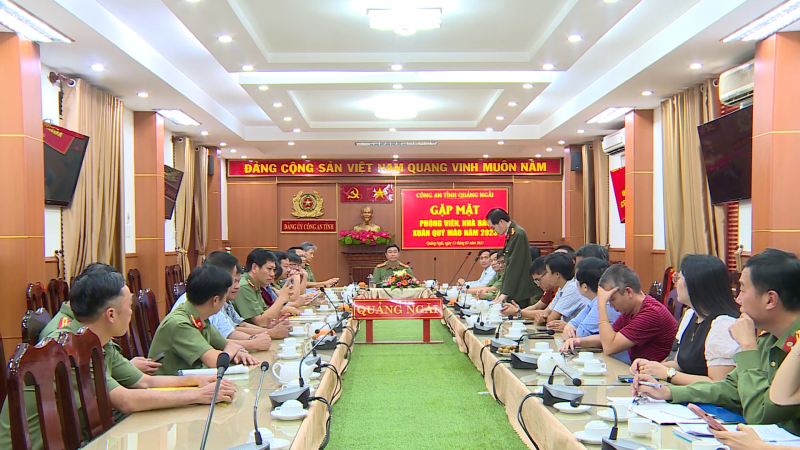 C&ocirc;ng an tỉnh gặp mặt b&aacute;o ch&iacute; b&aacute;o ch&iacute; dịp tết Qu&yacute; M&atilde;o 2023