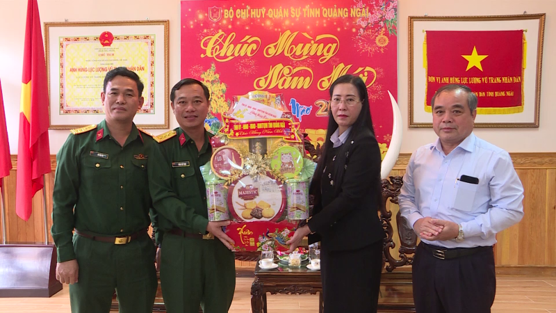 Bí thư Tỉnh ủy thăm, chúc tết lực lượng vũ trang tỉnh