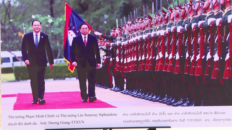 Triển lãm về thành tựu kinh tế Việt Lào