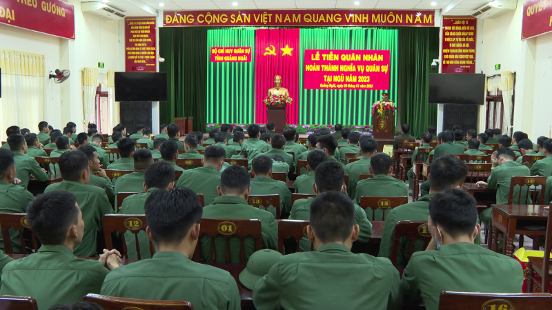 Tiễn quân nhân hoàn thành nghĩa vụ quân sự trở về địa phương