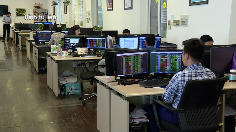 Tiếp tục quản lý chặt các tổ chức kinh doanh chứng khoán