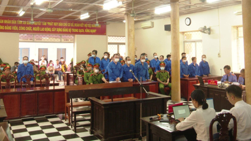 Trả hồ sơ, điều tra bổ sung vụ buôn lậu 51 kg vàng