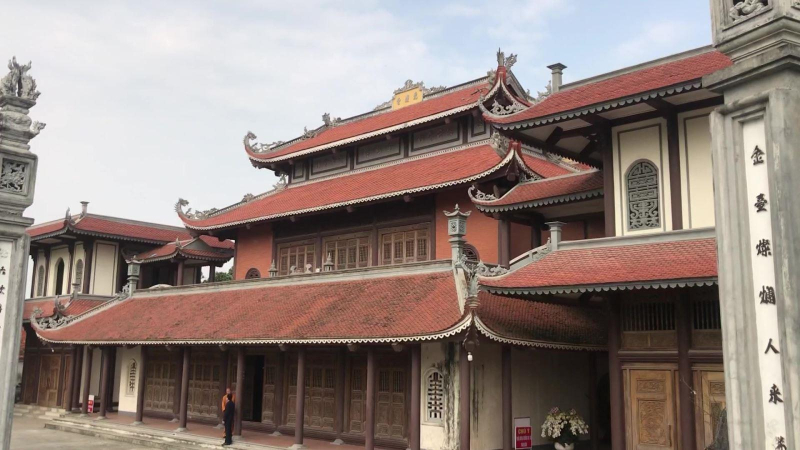 Độc đáo ngôi chùa nhiều tháp nhất ở Hải Dương.