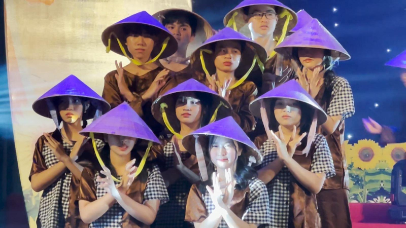 Đêm văn nghệ “ Giai điệu hoa xuân đất nước”