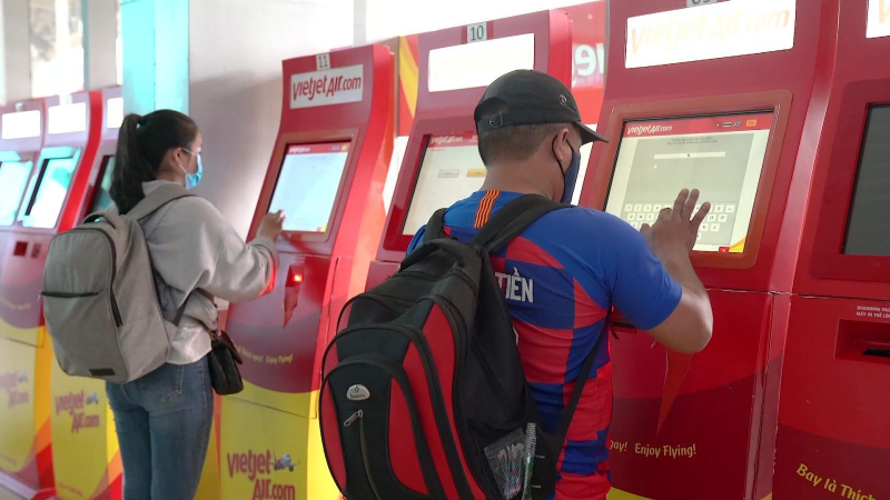 Xử lý nghiêm đại lý bán vé máy bay vượt giá trần