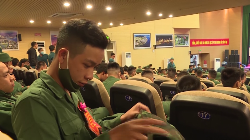 Cảm x&uacute;c ng&agrave;y hội t&ograve;ng qu&acirc;n