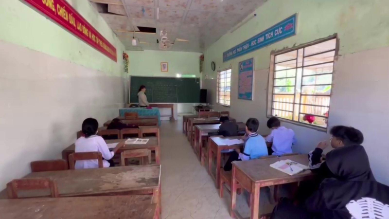 Nhiều học sinh vùng cao Trà Bồng chưa đến trường sau tết