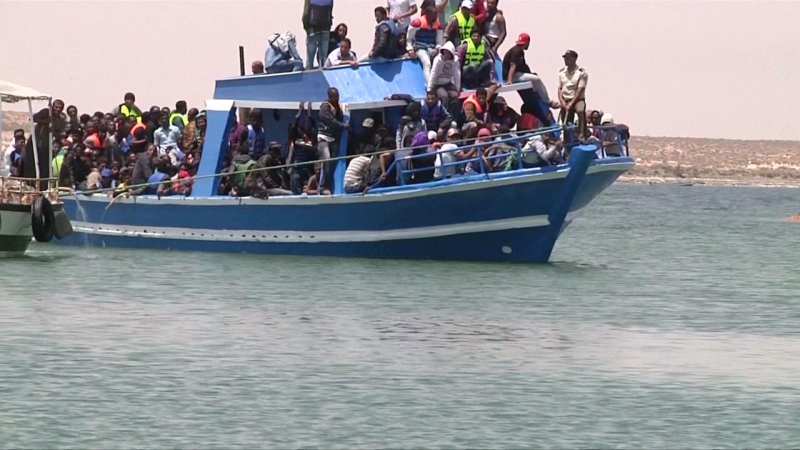 Đắm thuyền chở người di cư ngoài khơi Tunisia