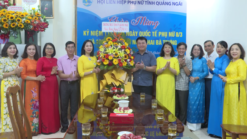 Ph&oacute; B&iacute; thư Thường trực Tỉnh ủy thăm, ch&uacute;c mừng Hội Li&ecirc;n hiệp Phụ nữ tỉnh nh&acirc;n ng&agrave;y 08/3