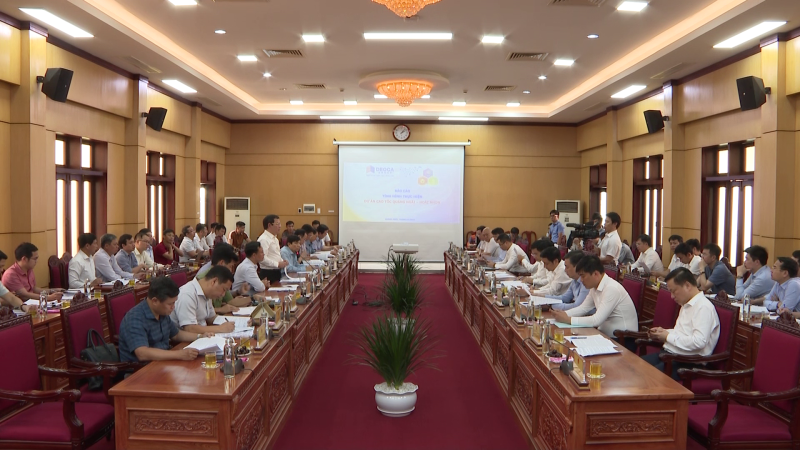 Chủ tịch UBND tỉnh Đặng Văn Minh l&agrave;m việc với Bộ trưởng Bộ giao Th&ocirc;ng vận tải