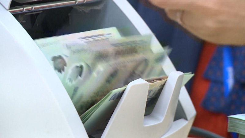 Nhiều ngân hàng tiếp tục giảm lãi suất