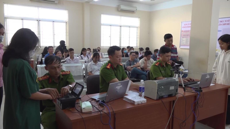 Báo cáo việc cấp thẻ căn cước cho trẻ dưới 14 tuổi