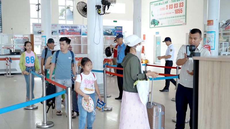 B&aacute;n v&eacute; t&agrave;u Online cho h&agrave;nh kh&aacute;ch đi L&yacute; Sơn