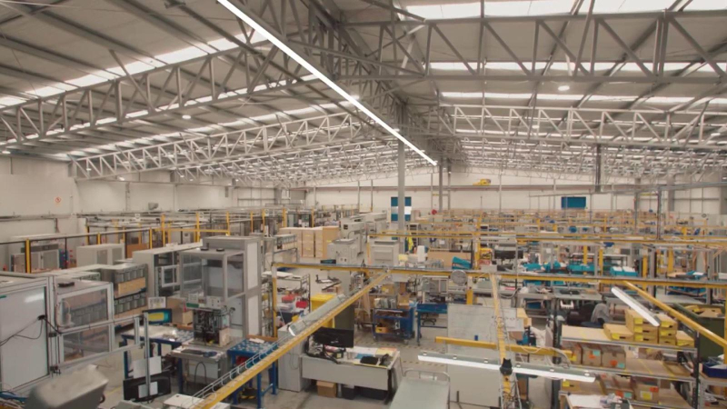 Khu vực FDI xuất siêu gần 14,1 tỷ USD