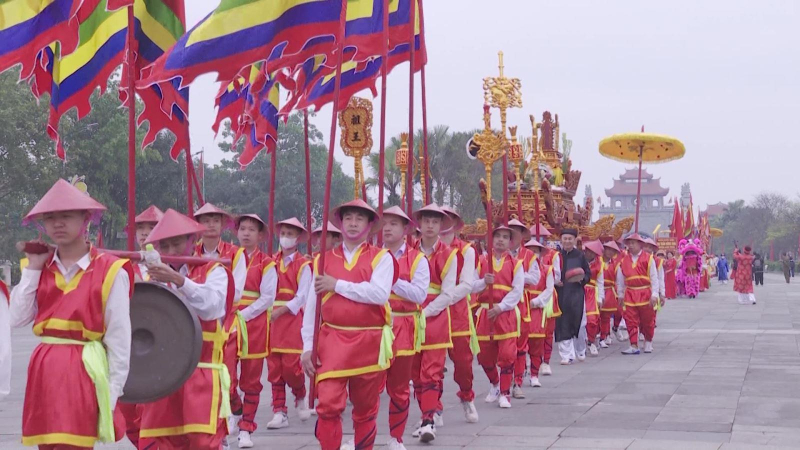 Đặc sắc Lễ rước kiệu về Đền Hùng