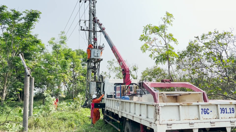 Đẩy nhanh công trình điện đảm bảo cung ứng điện mùa nắng nóng